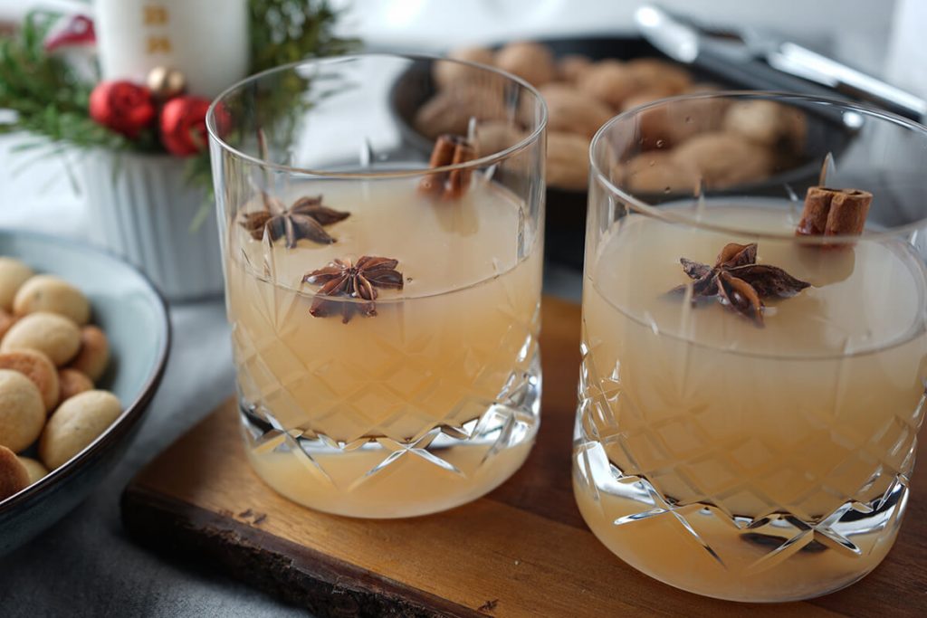 Danish mulled white wine with star anis and christmas spices