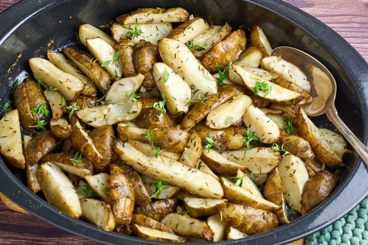 Oven roasted Jerusalem artichokes with thyme