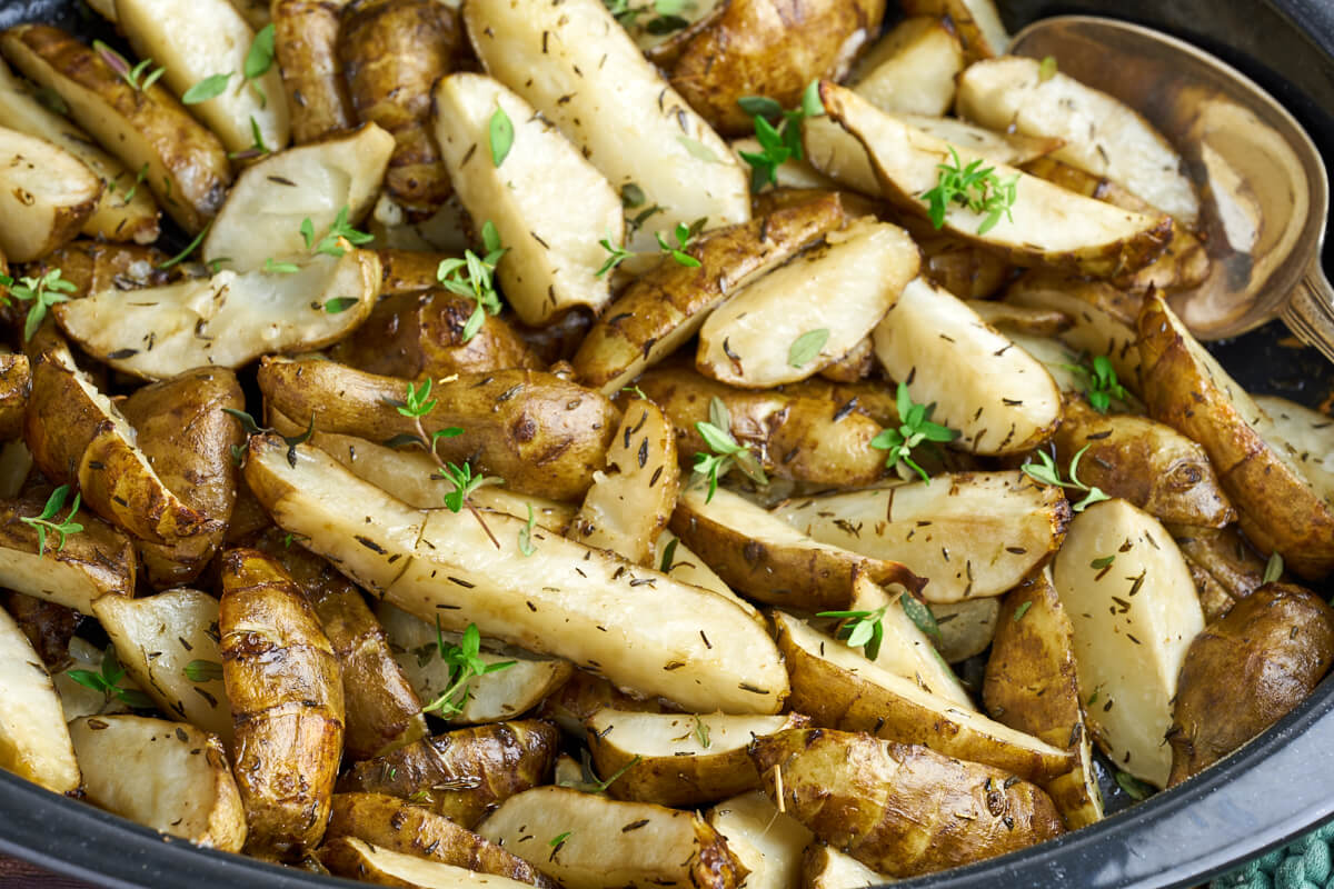Oven roasted Jerusalem artichokes with thyme