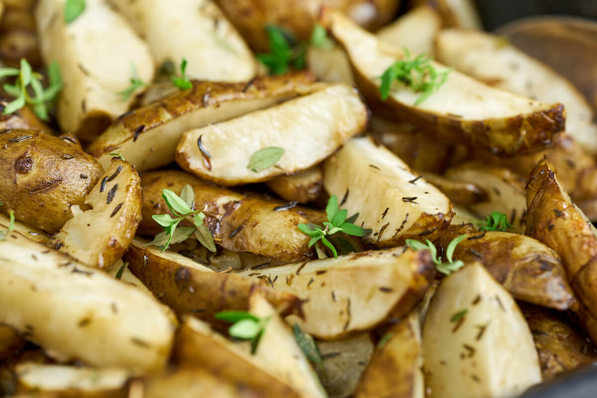 Oven roasted Jerusalem artichokes with thyme