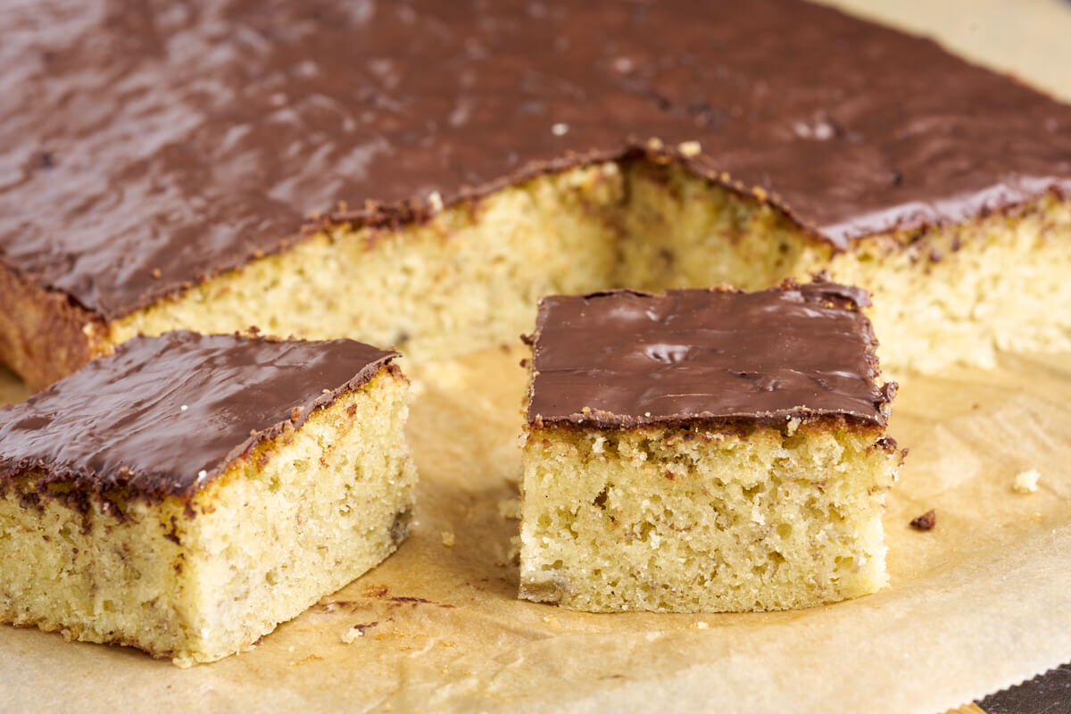 danish banana cake with chocolate