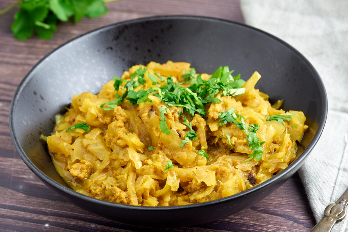 chicken curried cabbage with fresh coriander