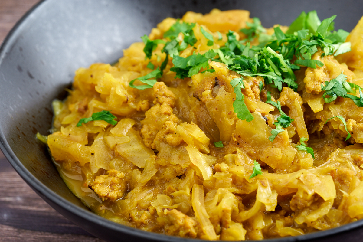 curried cabbage with chicken and coriander