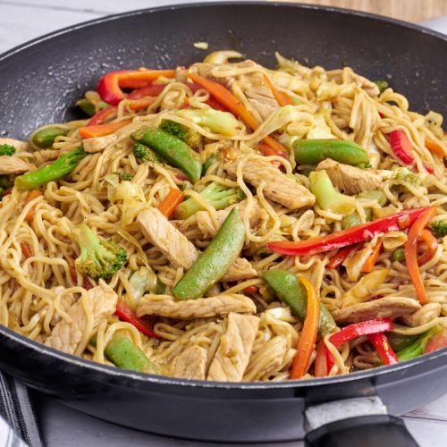 pork lo mein in frying pan