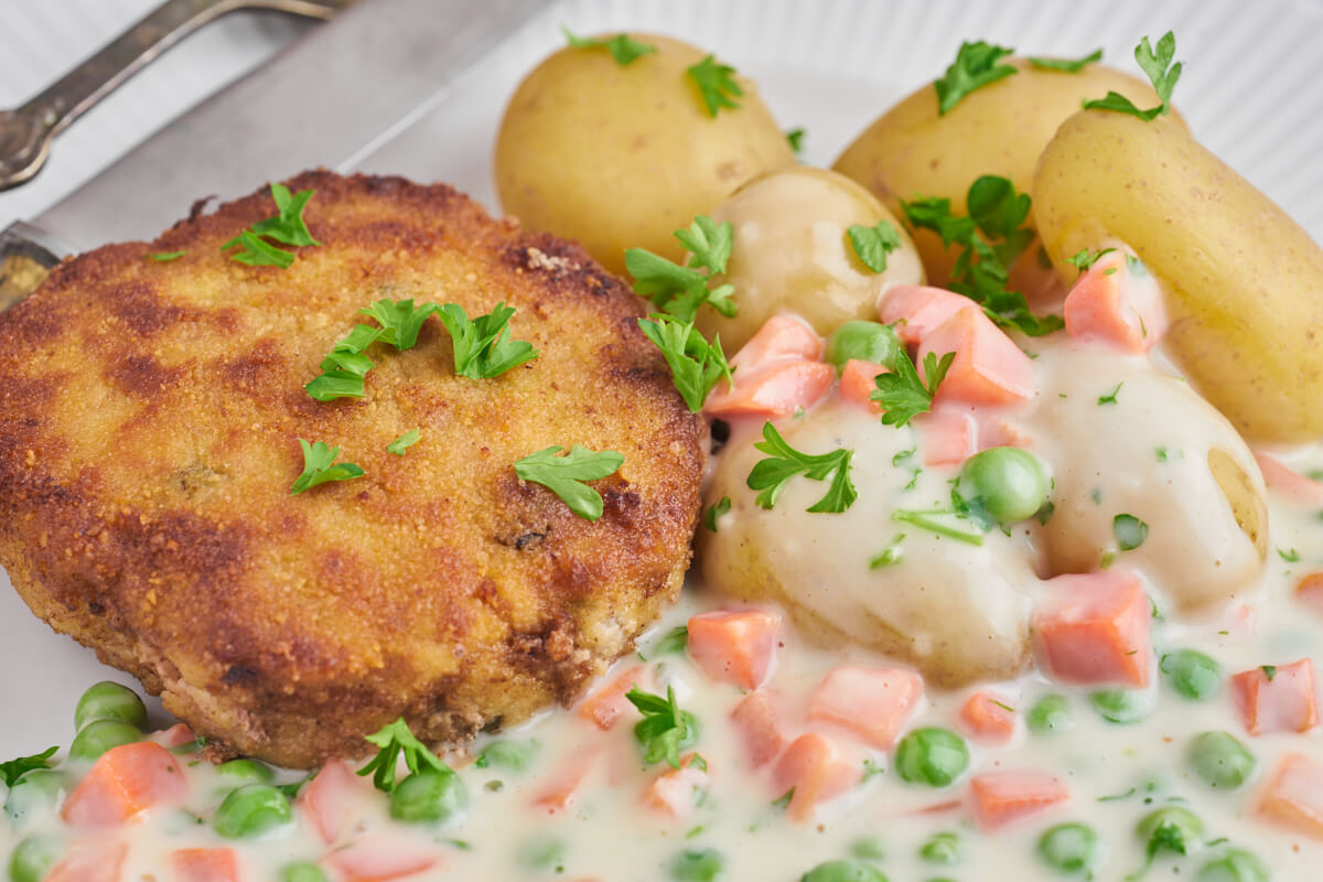 danish pork patties with pea and carrot stew