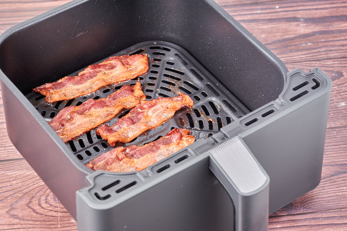 cosori air fryer basket with crispy bacon