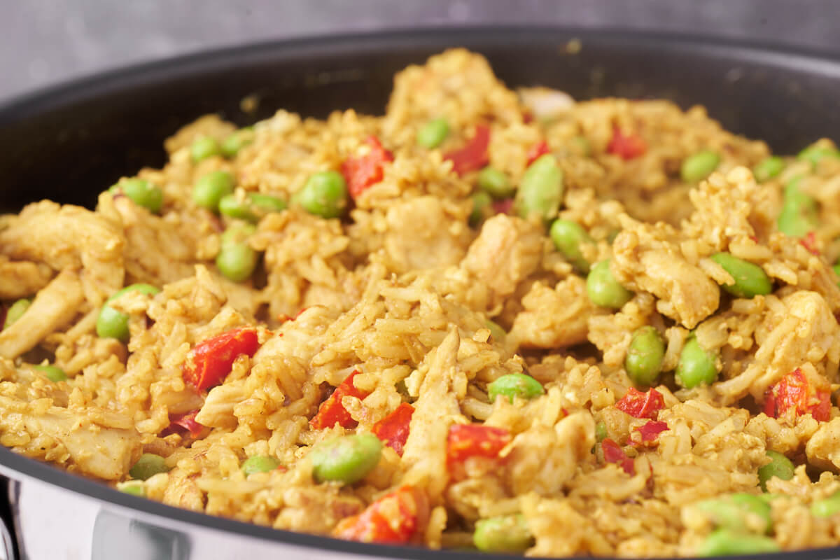 easy chicken fried rice with edamame bens and red bell pepper