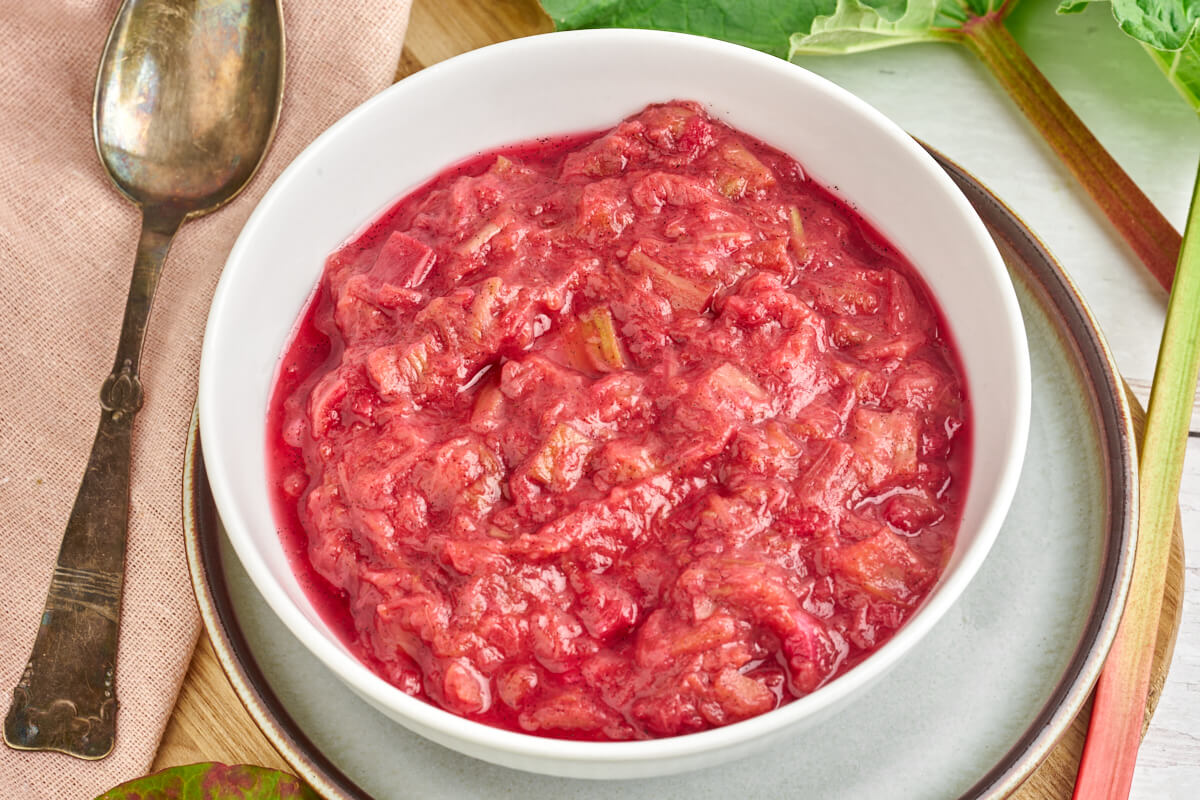 easy homemade rhubarb compote