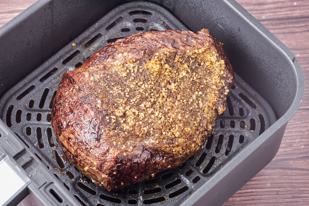 air fryer top sirloin cap roast in air fryer basket