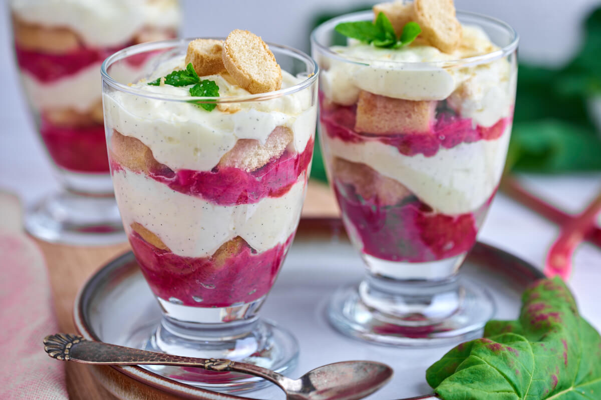 delicious trifle with rhubarb and mascarpone cream