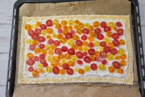 puff pastry with ricotta and tomatoes