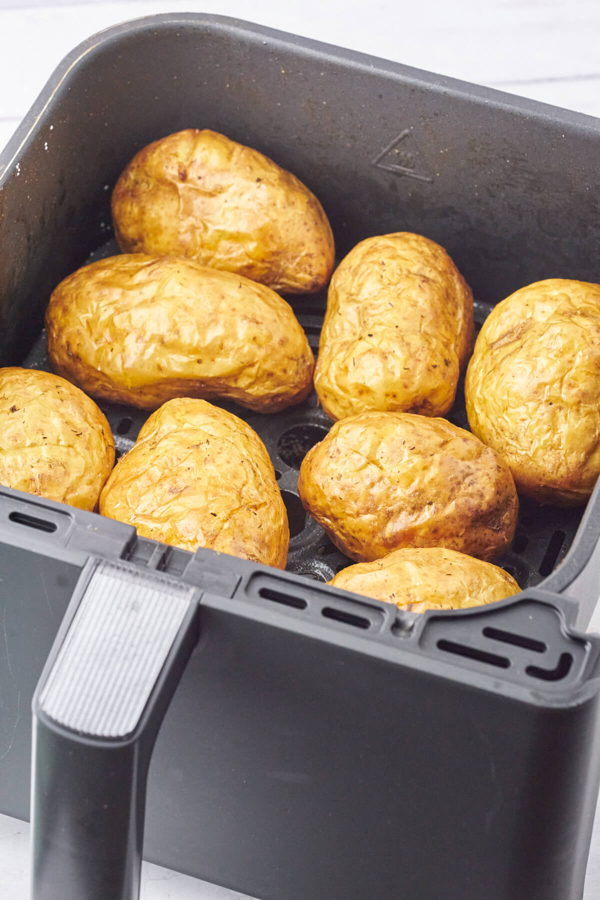 baked potatoes in air fryer basket