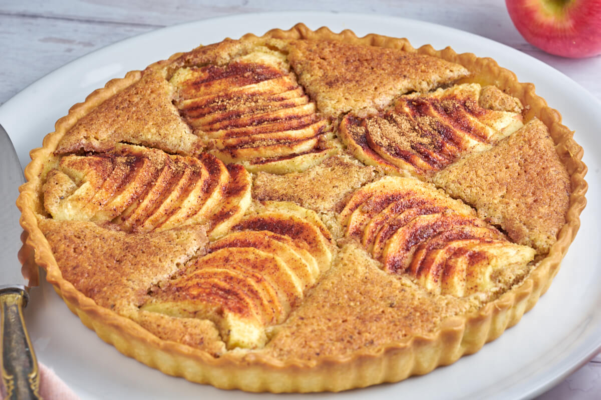 fresh frangipane tart with apples and shortcrust pastry