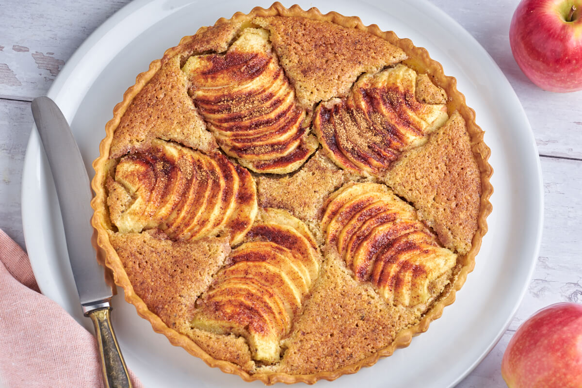 homemade frangipane apple tart with cinnamon and vanilla