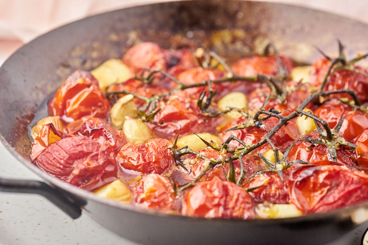 roasted cherry tomatoes with garlic