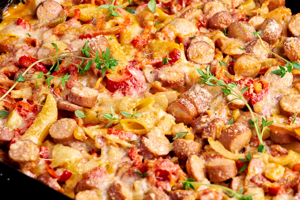 pasta bake with sausages and red bell pepper